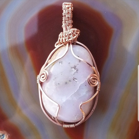 The Krystal Perspective Jewelry - Pink Peruvian Opal Pendant ⭐❤